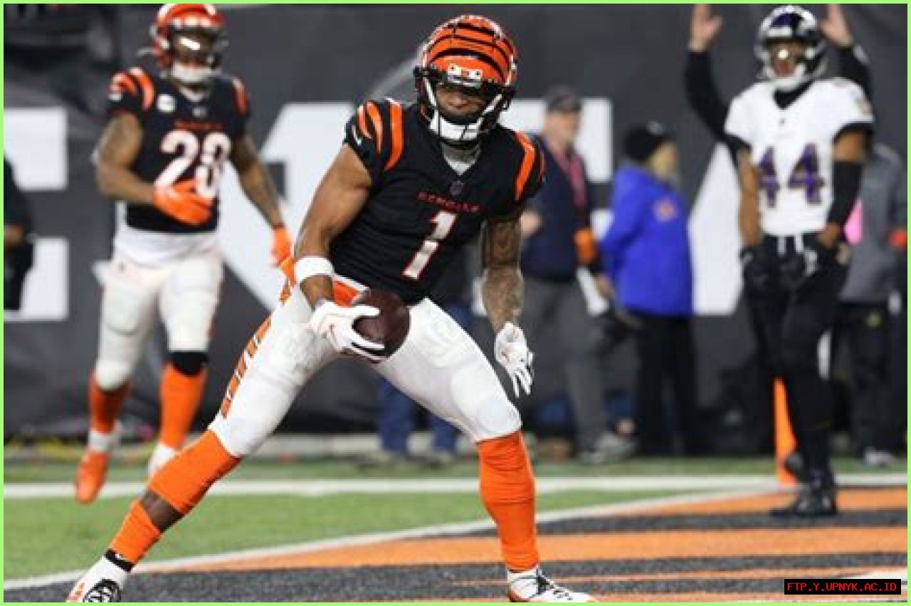 2023 Fantasy Football: Ja'Marr Chase Or Austin Ekeler?