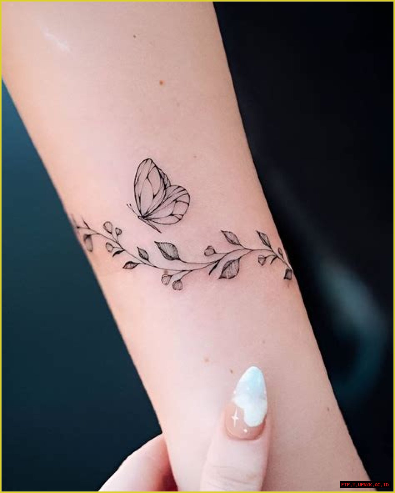 50+ Delicate And Feminine Cute Tattoos For Women