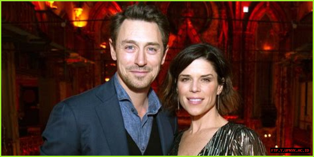 A Look Into Neve Campbell's Past Relationships