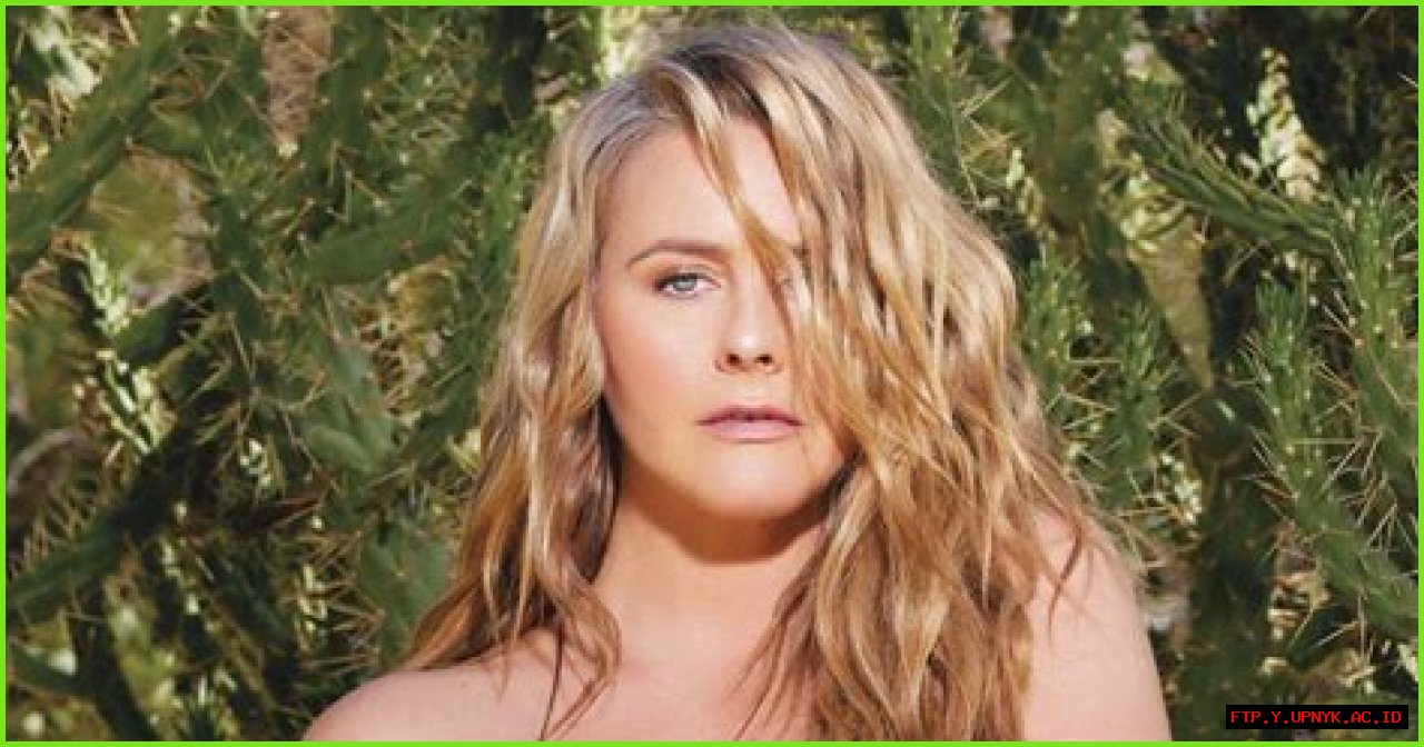 Alicia Silverstone: Uncovering The Secrets Of Her Pearly Whites