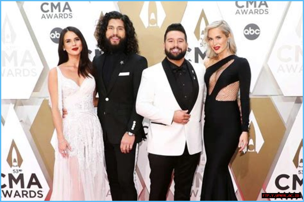 All About Dan Mooney's Height From Dan And Shay