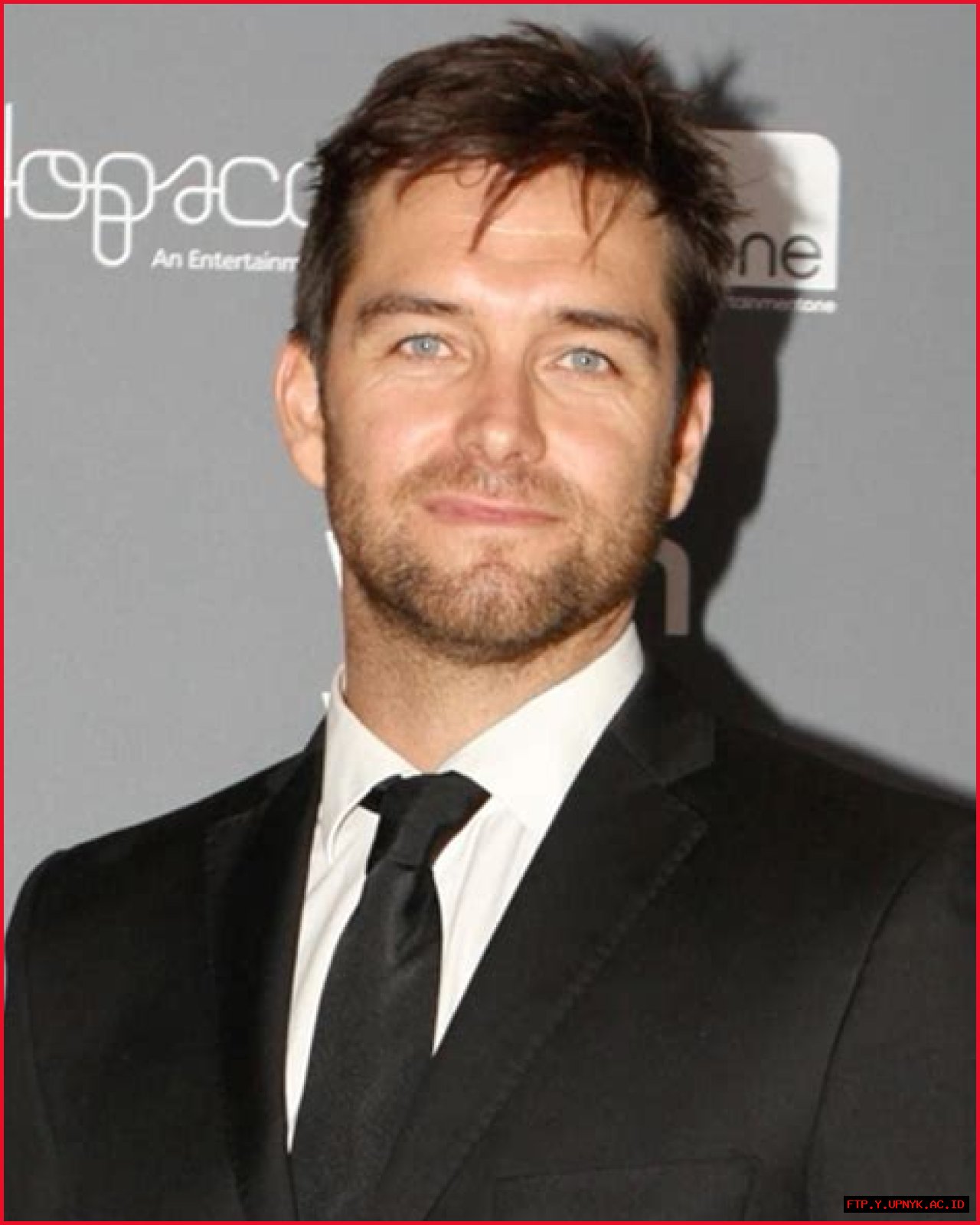 Antony Starr: The Truth Behind His Relationship Status