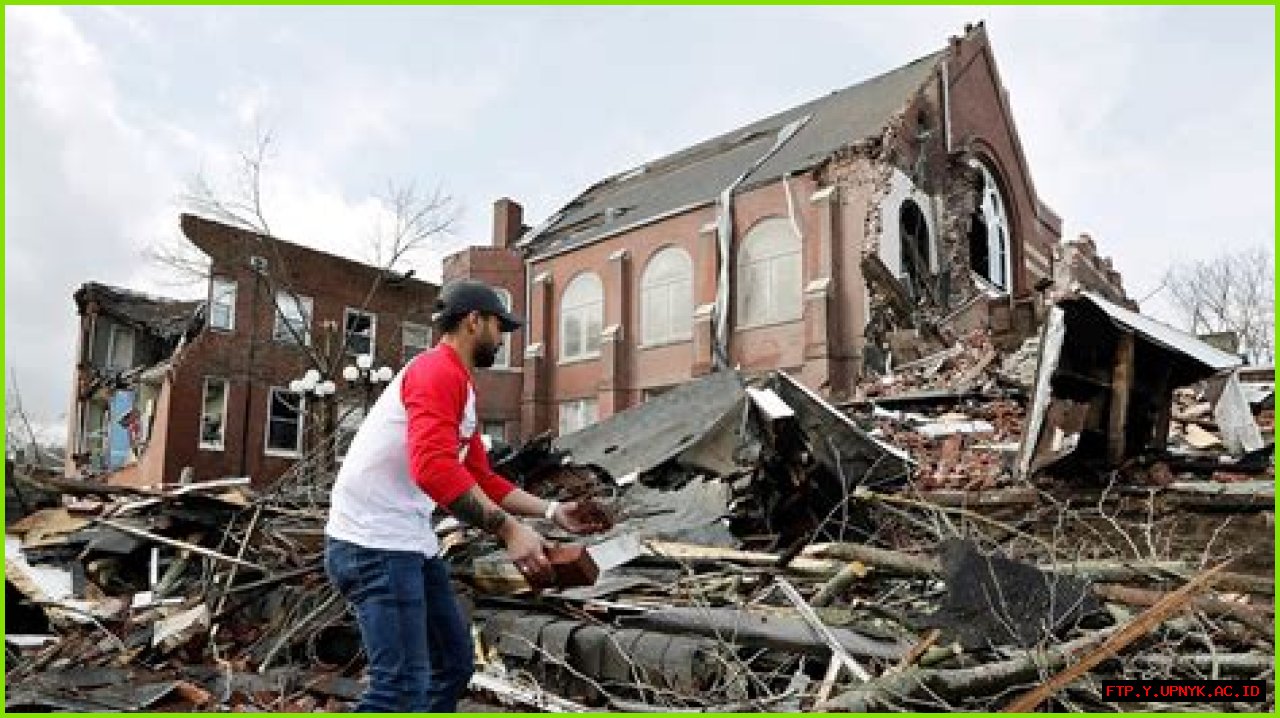 Camden, Tennessee Tornado Aftermath And Devastation