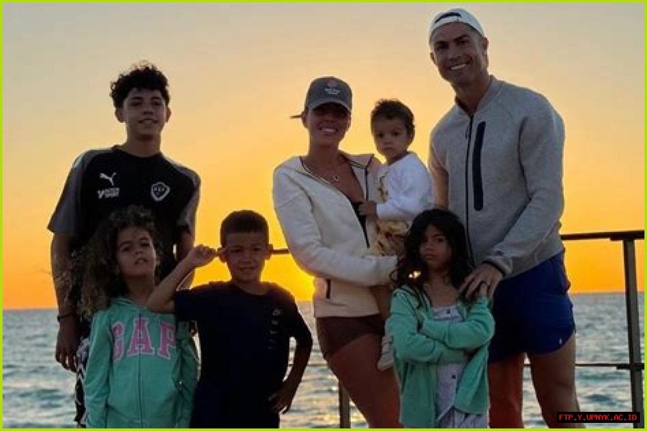 Cristiano Ronaldo's Wife: Love, Family, And Career