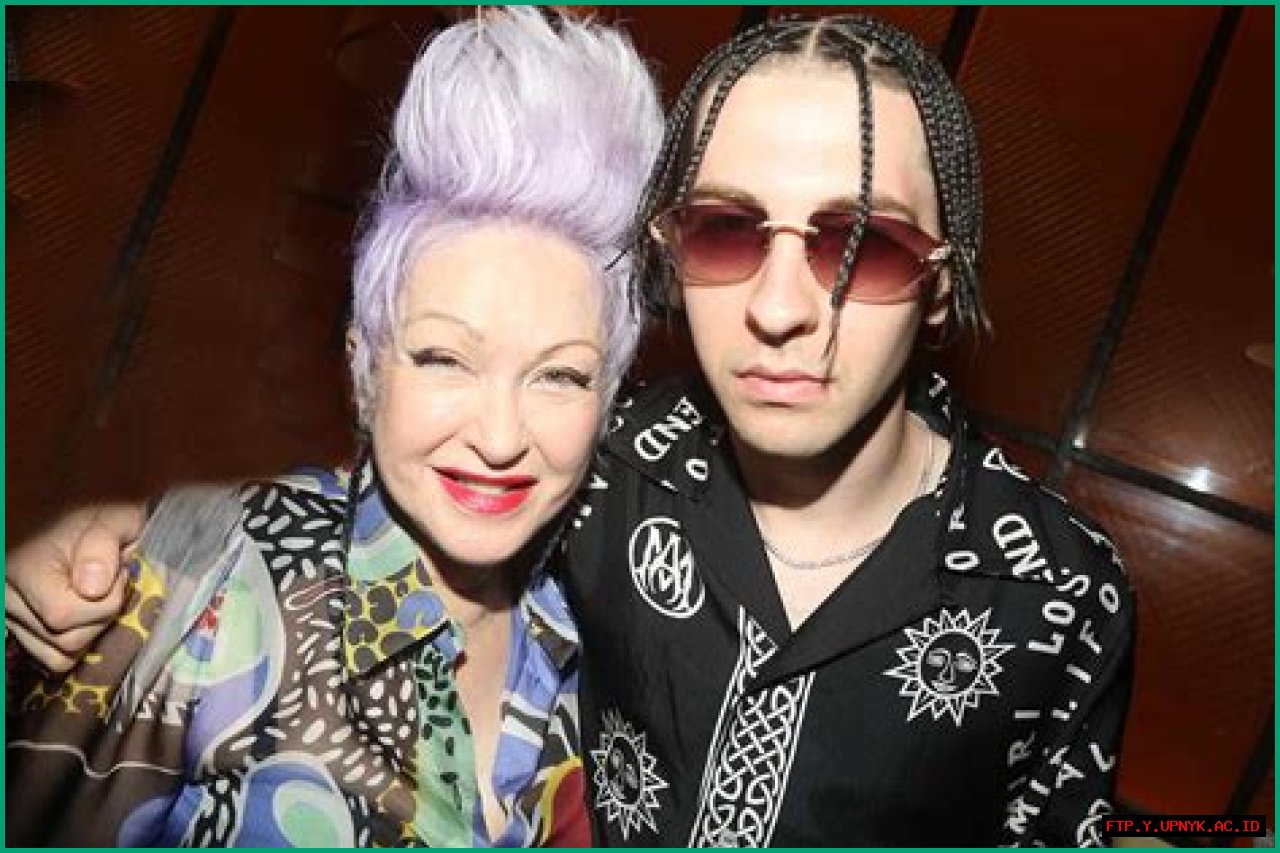 Cyndi Lauper's Physical Attributes, Biography, And Family Dynamics