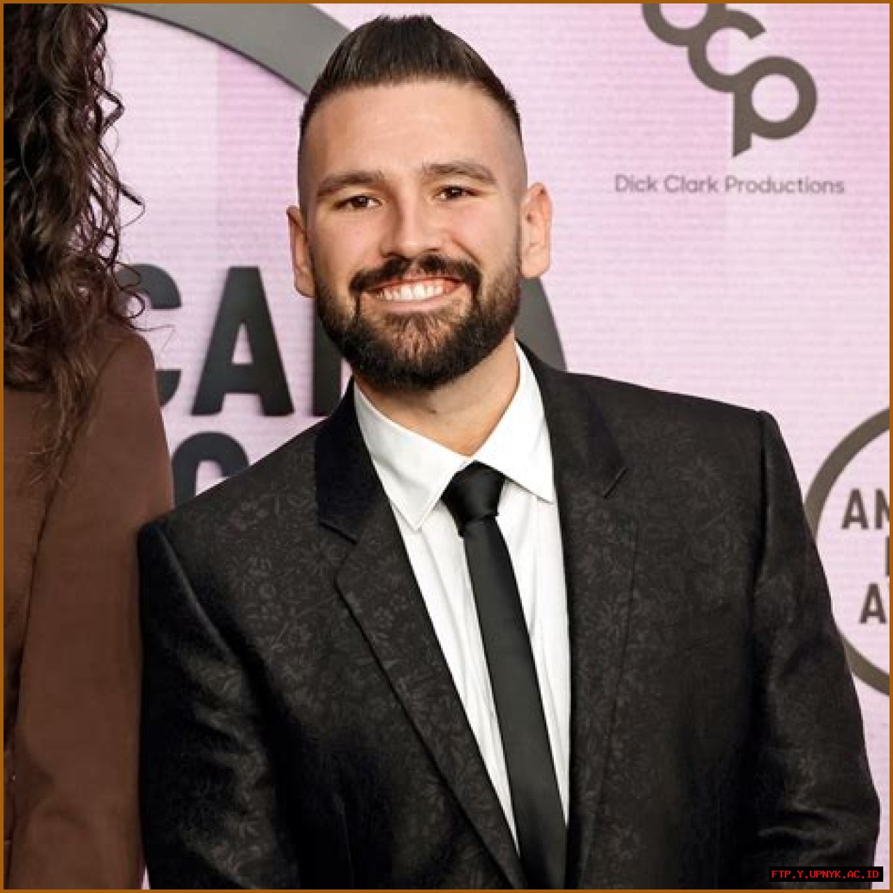 Dan Mooney Height Revealed: The Actor's Stature Unveiled