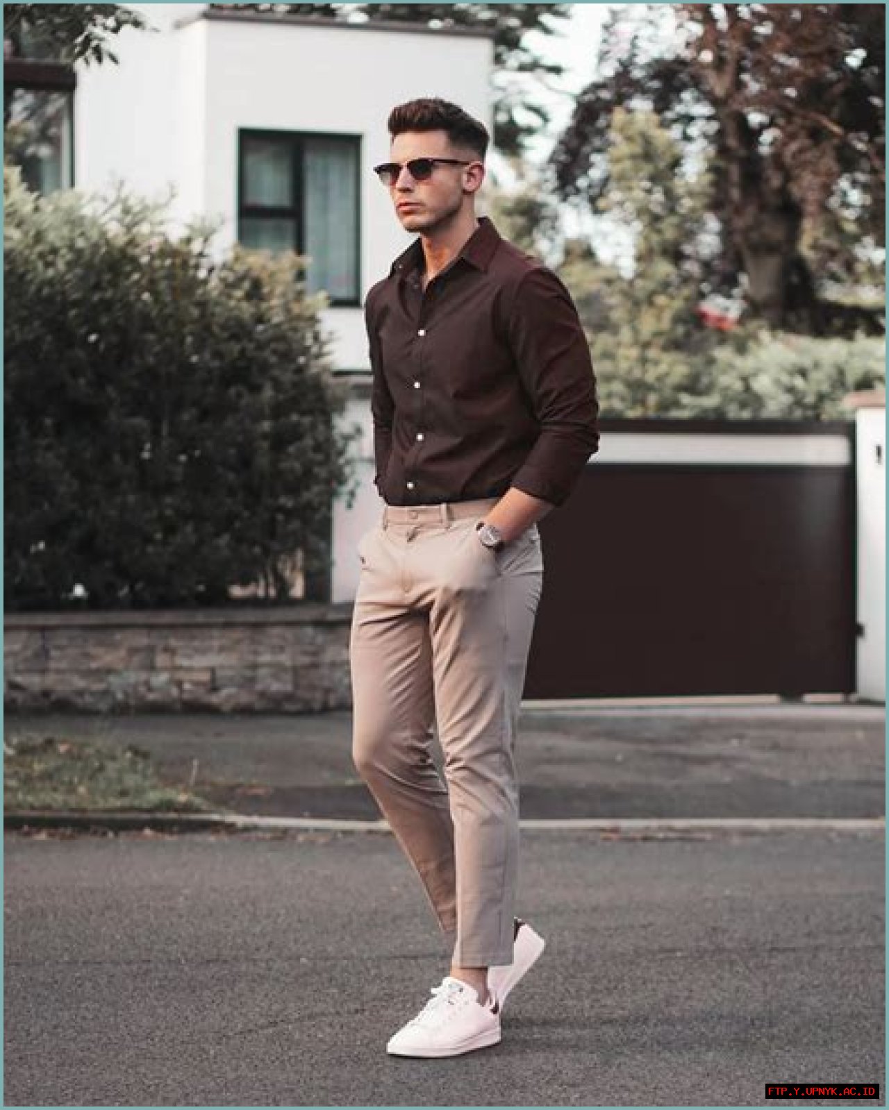 Dapper Style: Pairing Light Trousers With A Dark Shirt