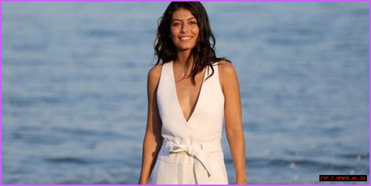 Discover Alessandra Mastronardi: Height, Weight, Net Worth, And Age Profile