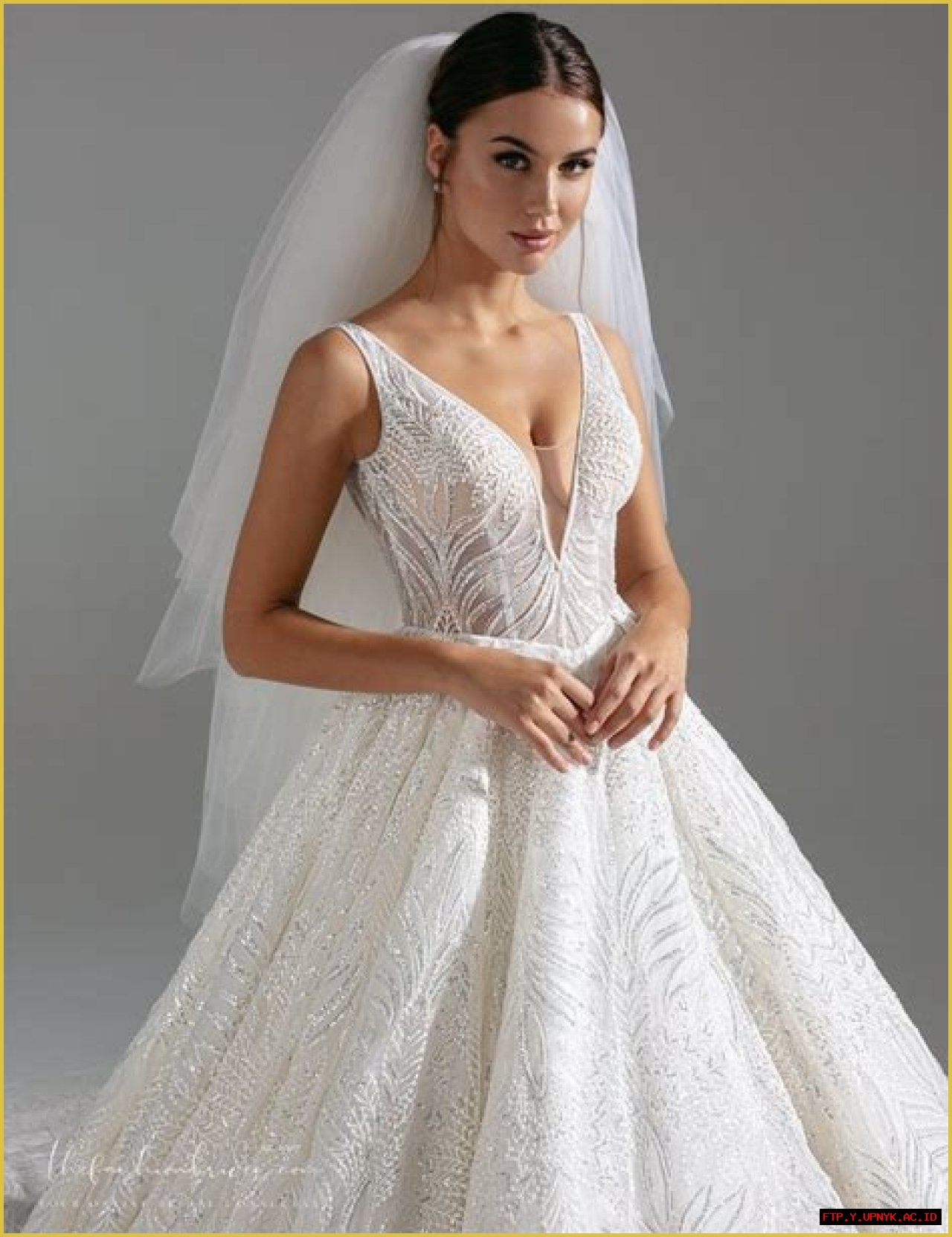 Discover Exquisite Wedding Dresses By Maria Farbinni