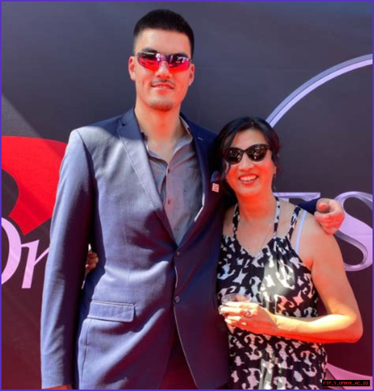 Discover The Height Difference Between Zach Edey And His Mother