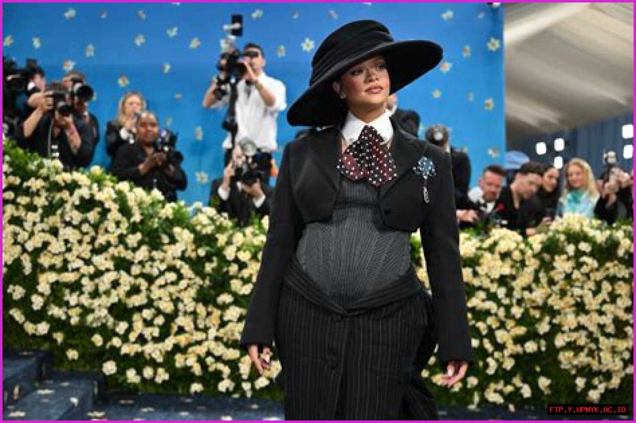 Discovering The Height Of Pauley Perrette: How Tall Is She?