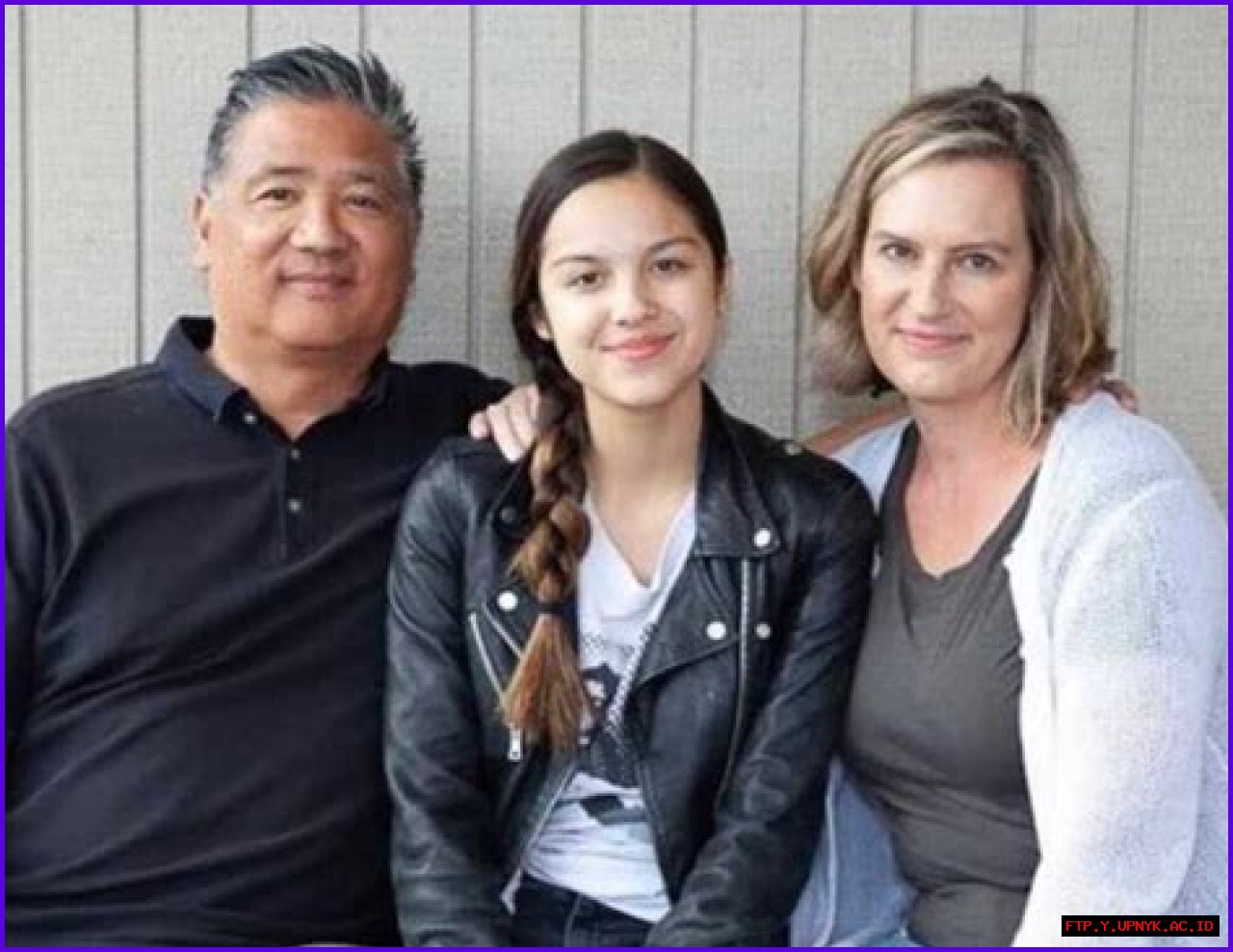 Does Olivia Rodrigo Have A Sibling? Here's The Scoop