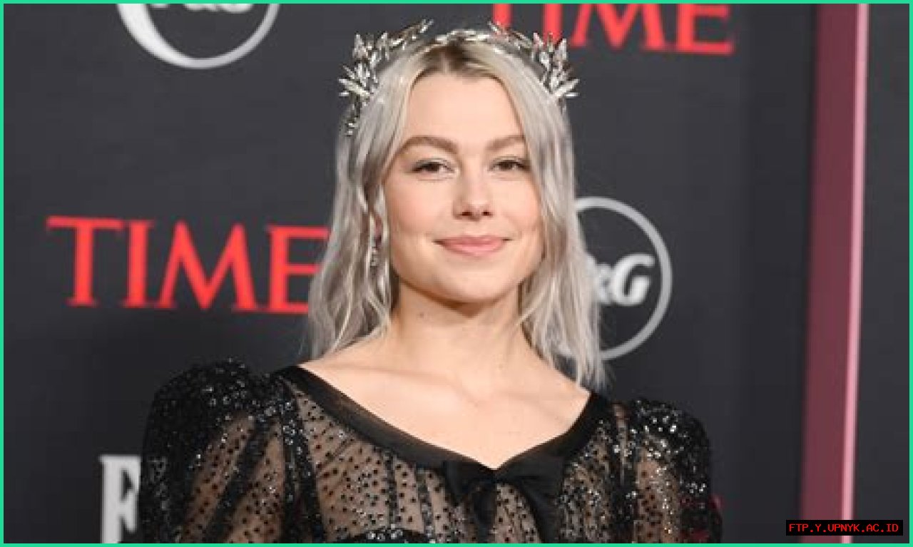 Does Phoebe Bridgers Have A Sister? The Truth Revealed