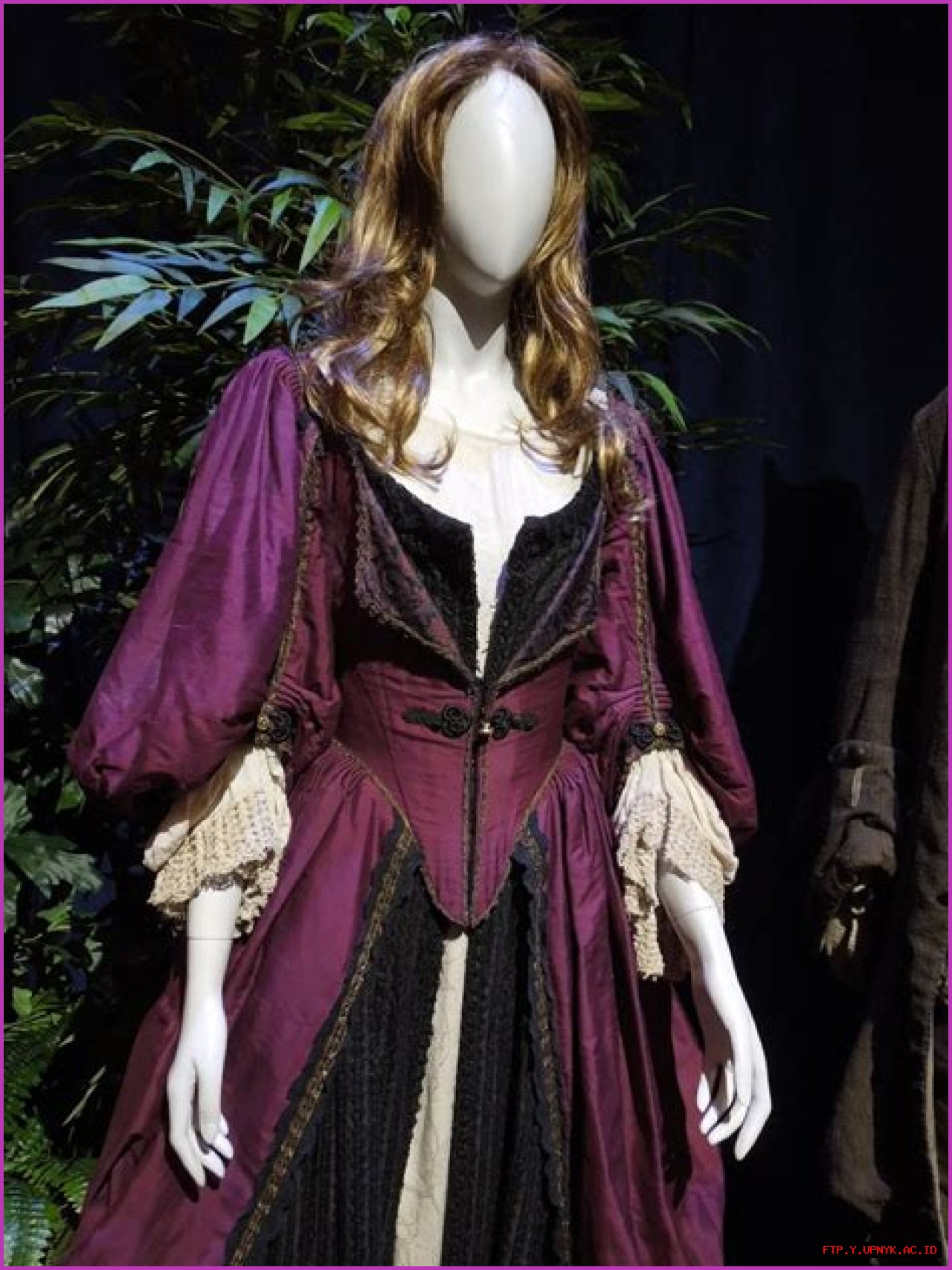 Enchanting Elizabeth Swann's Dress From 'Pirates Of The Caribbean' Embodied By Keira Knightley