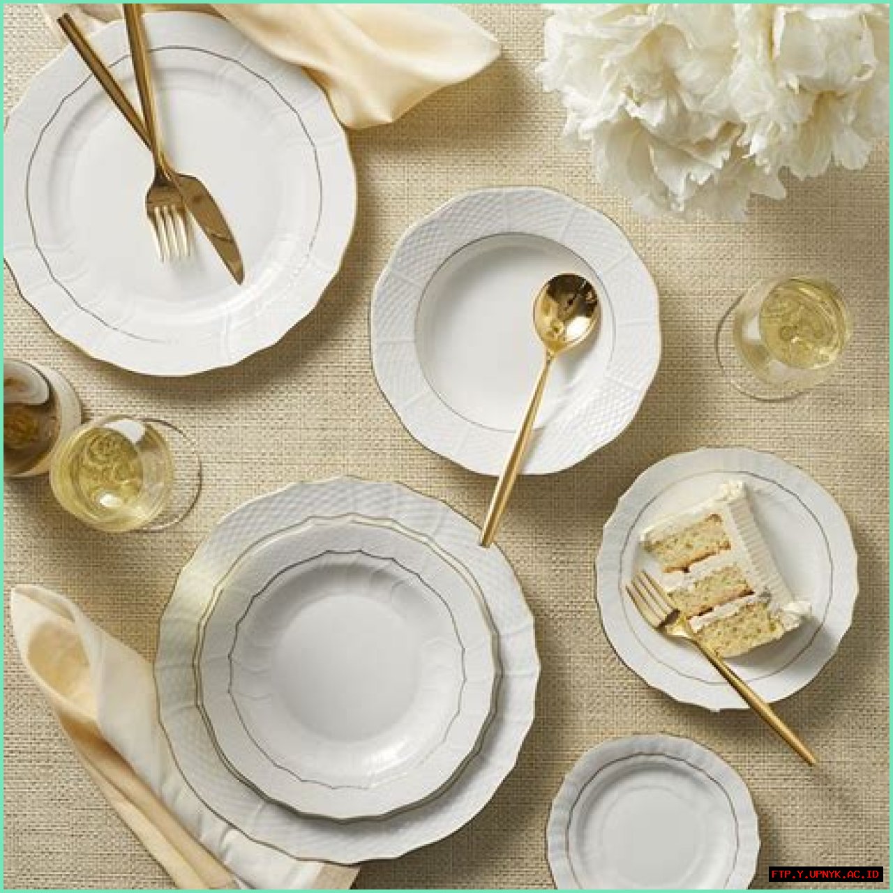 Enchanting Herend Golden Edge: A Timeless Classic