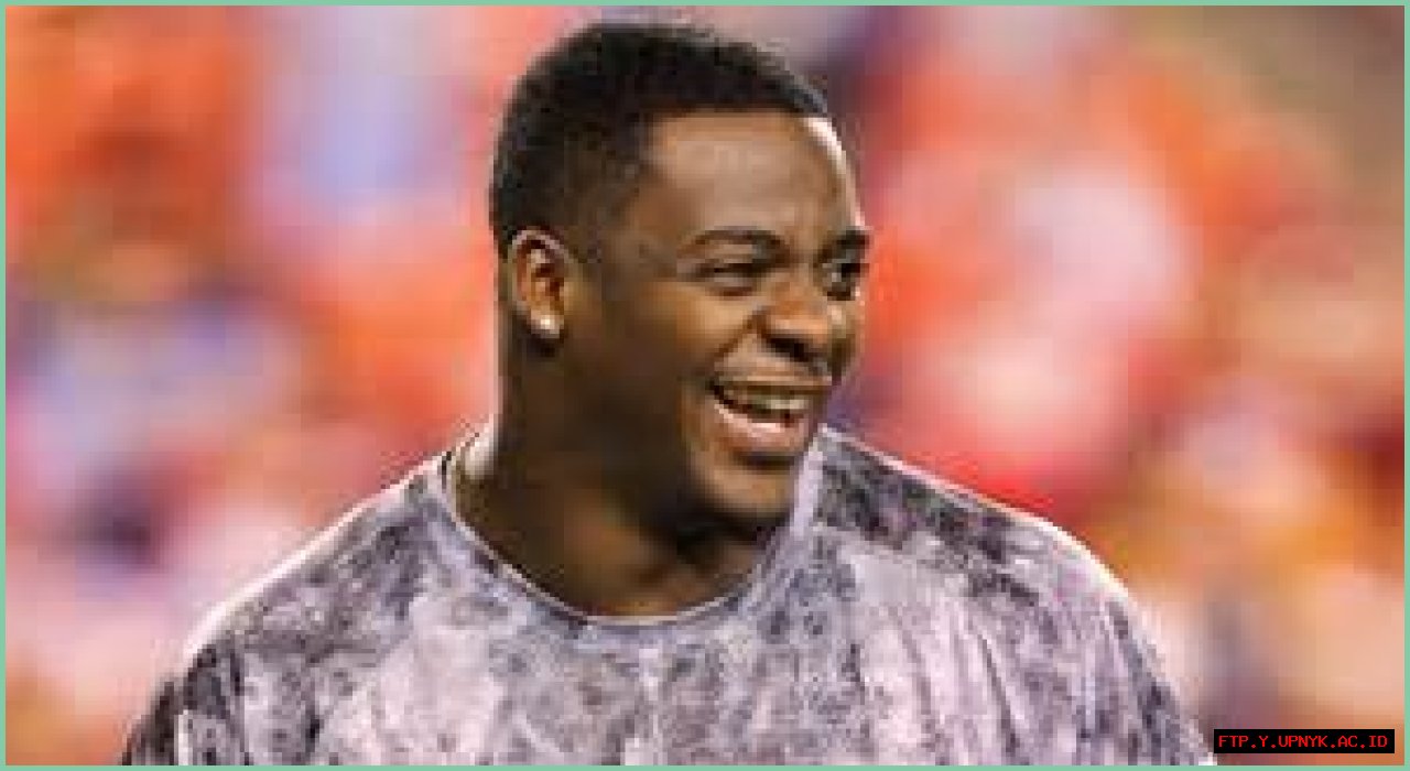 Essential Clinton Portis Outfits For Sports Enthusiasts