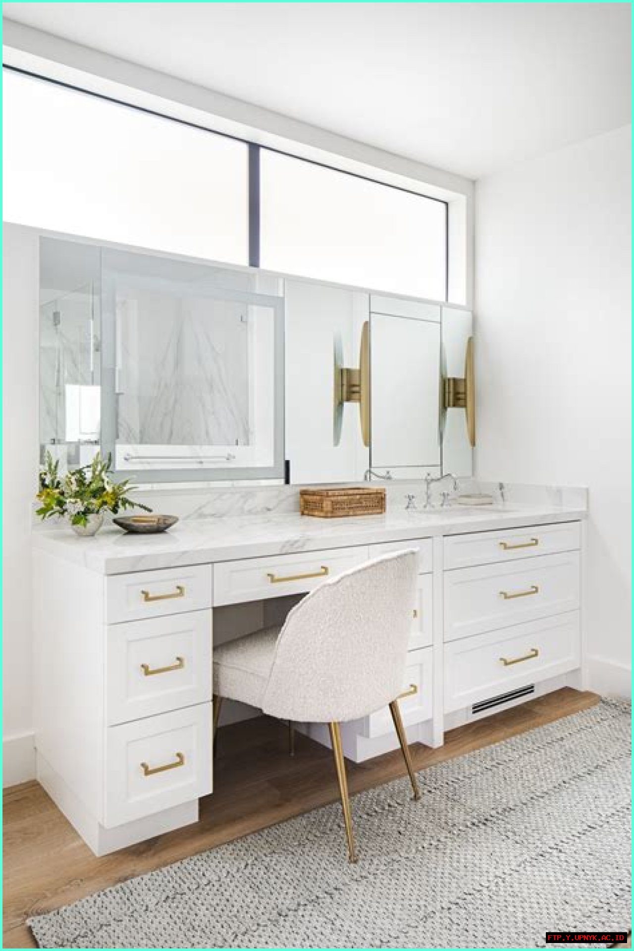 Essential Standing Vanity Mirror: Perfect For Makeup And Styling