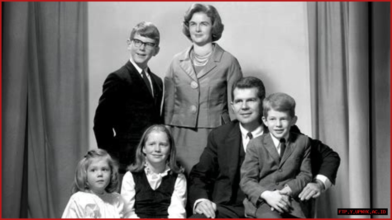 Exploring The Lives Of Pat Robertson's Children