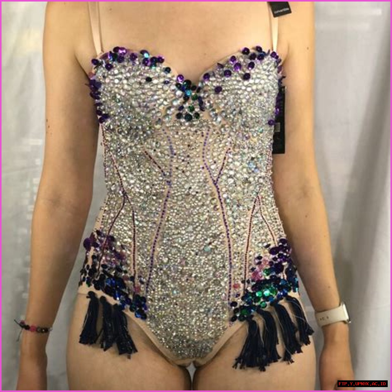 Eye-Catching Purple Bodysuit Costume: Elevate Your Cosplay Wardrobe