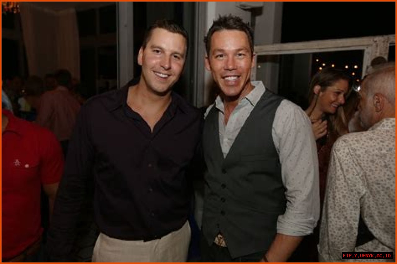 Find Out: Who Is David Bromstad's Husband?