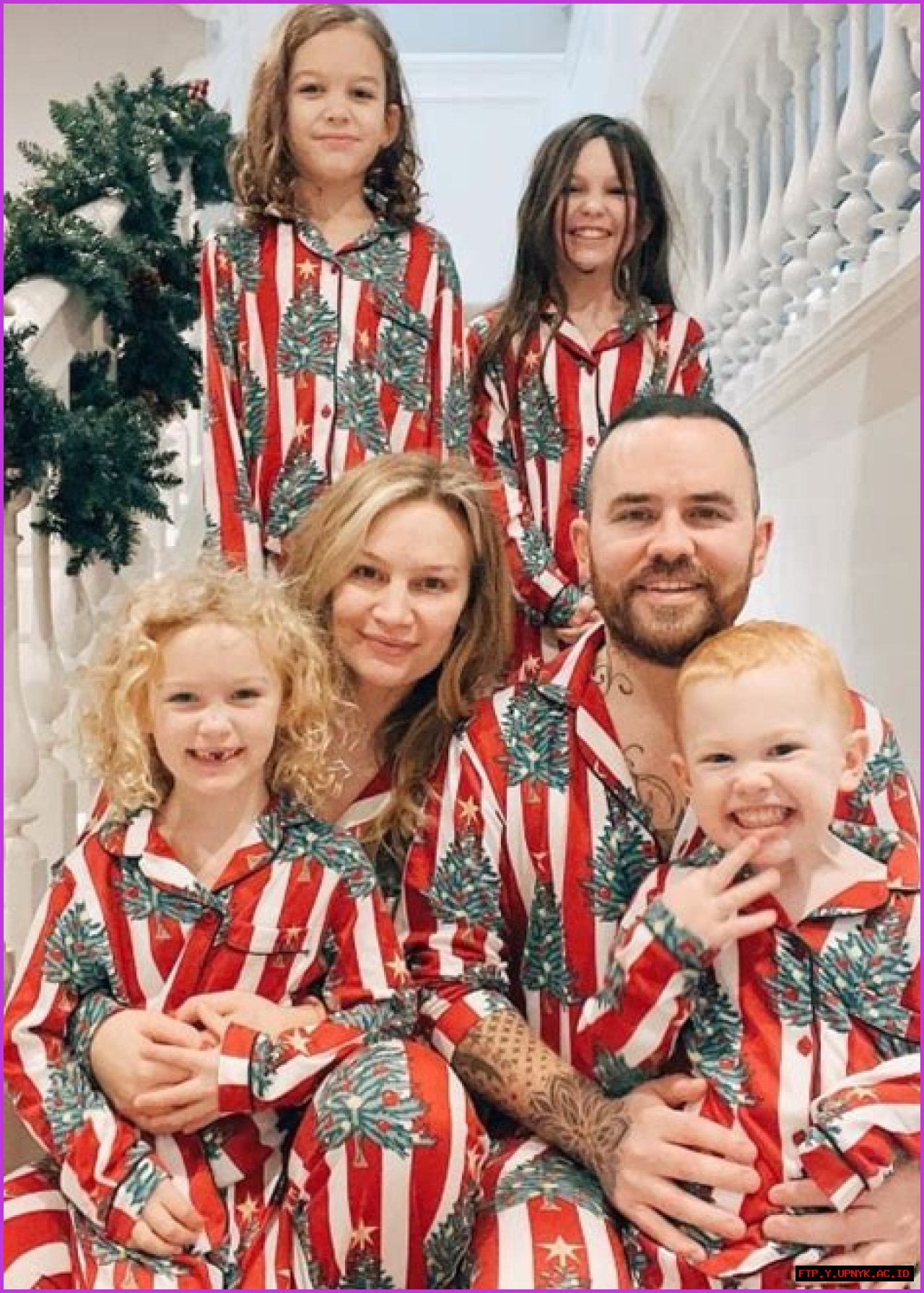 Find Out: Who Is Mlanie Joly's Husband?