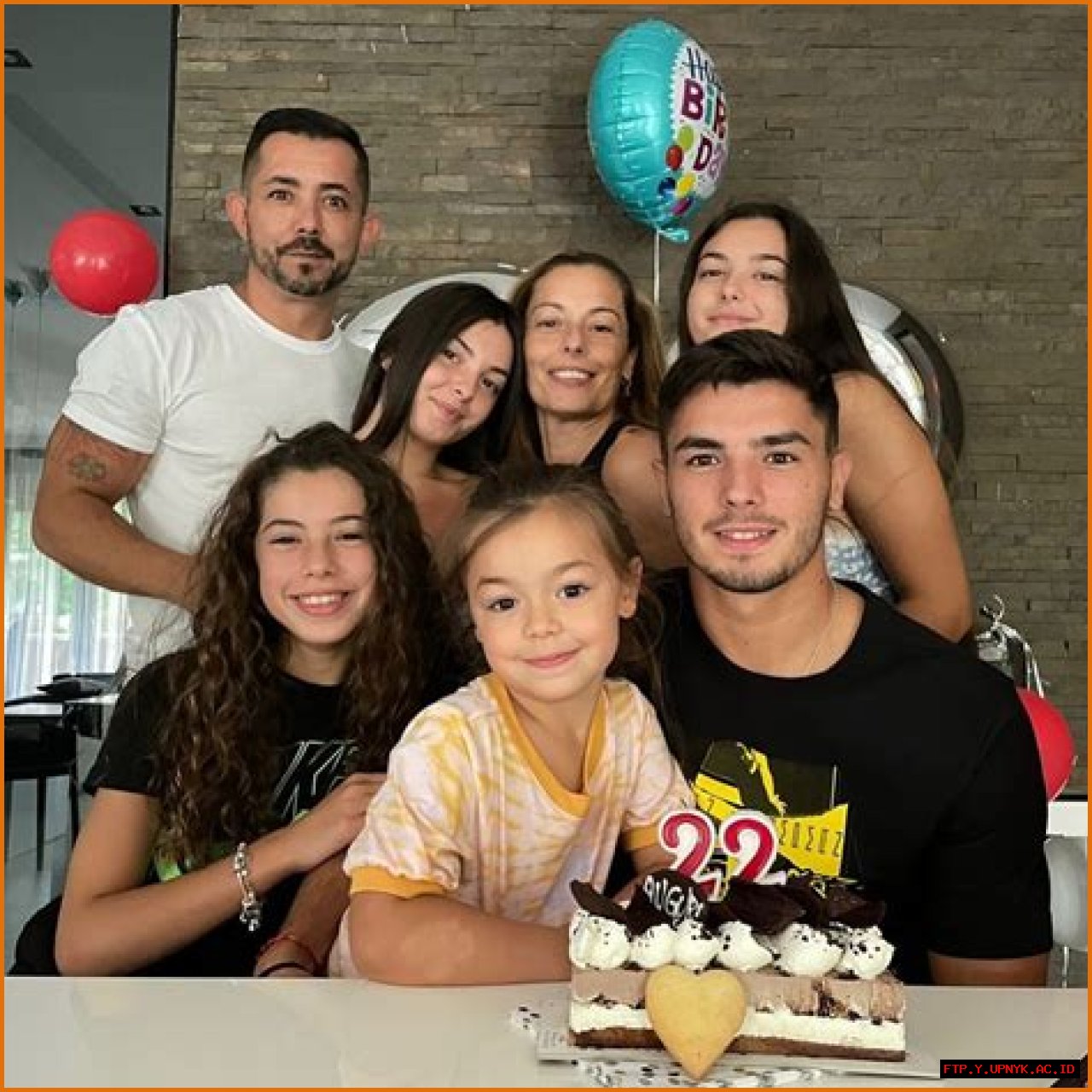 Get The Inside Scoop On Brahim Diaz's Height