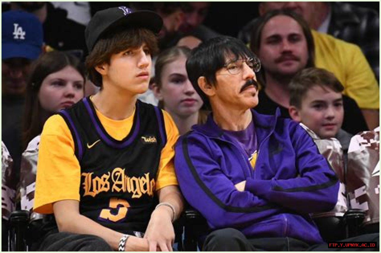 How Old Is Anthony Kiedis? Get The Answer
