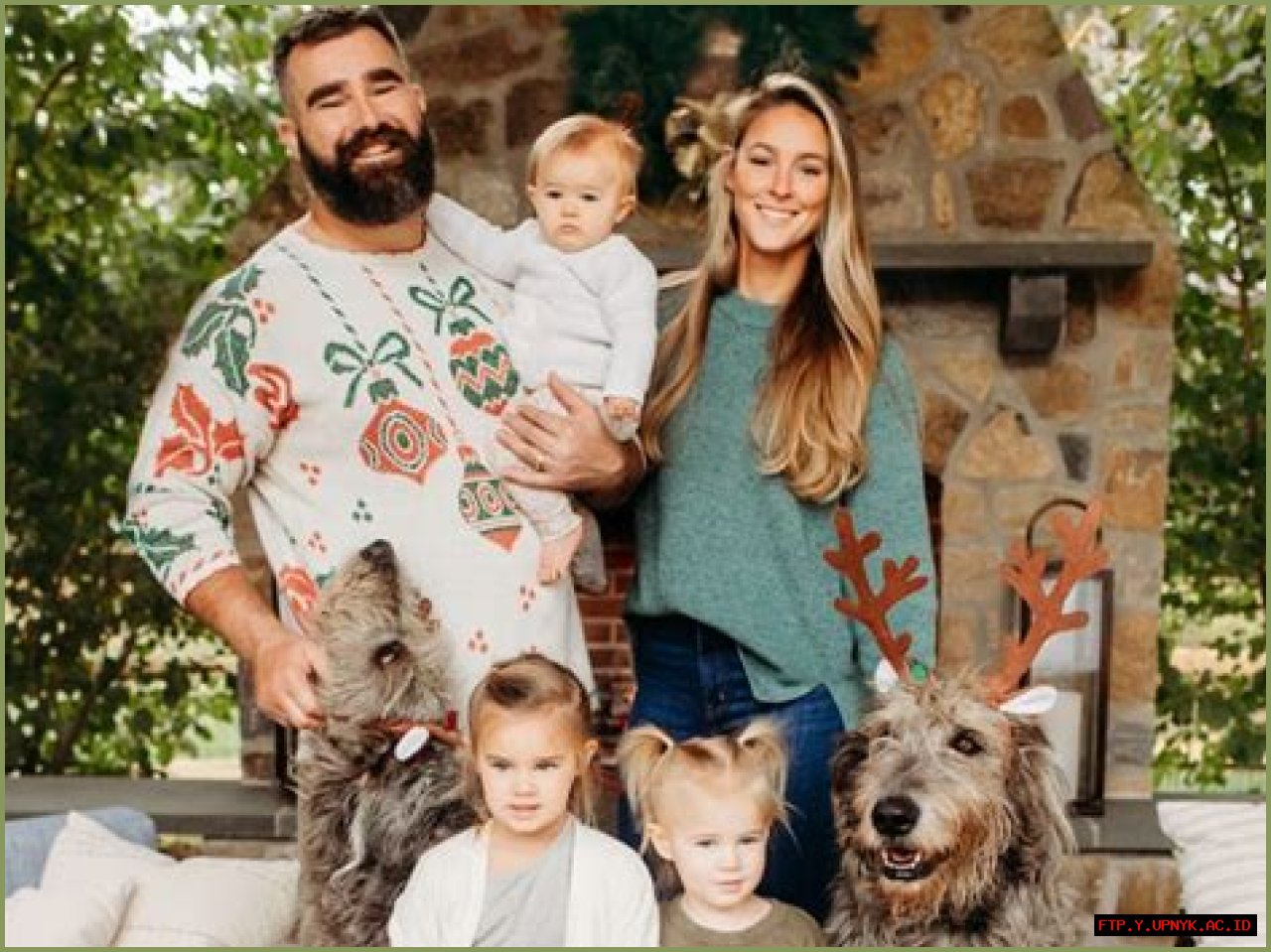 How Young Is Travis Kelce's Daughter? Uncovering The Age Of His Little One