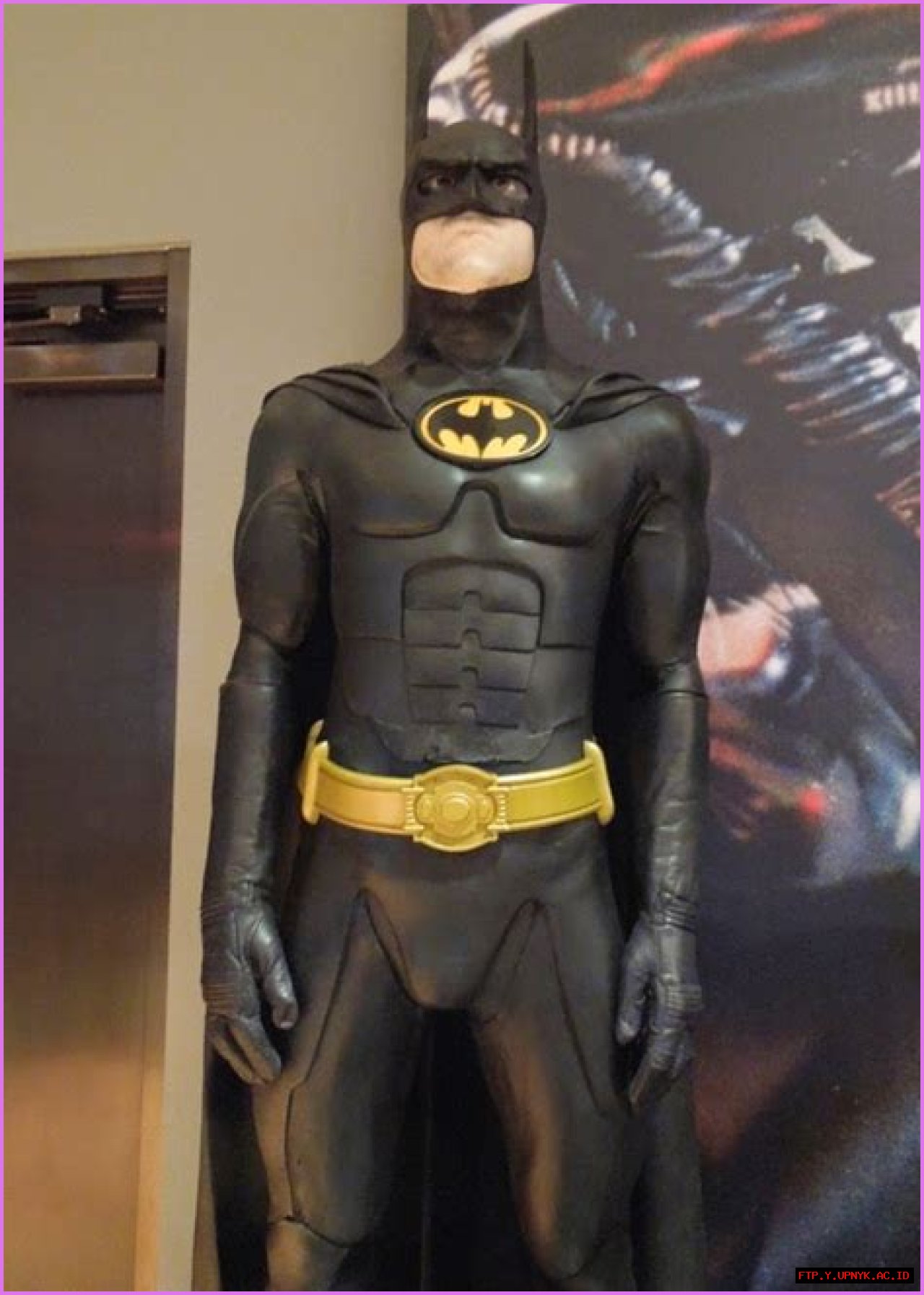 Iconic Batman 1992 Costume For True Collectors