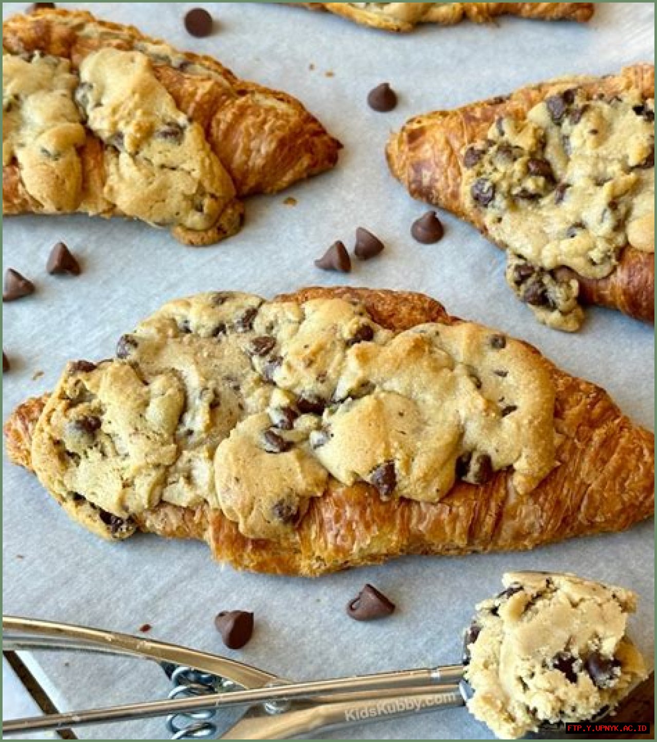 Irresistible Croissant And Chocolate Chip Cookie Dough Creation
