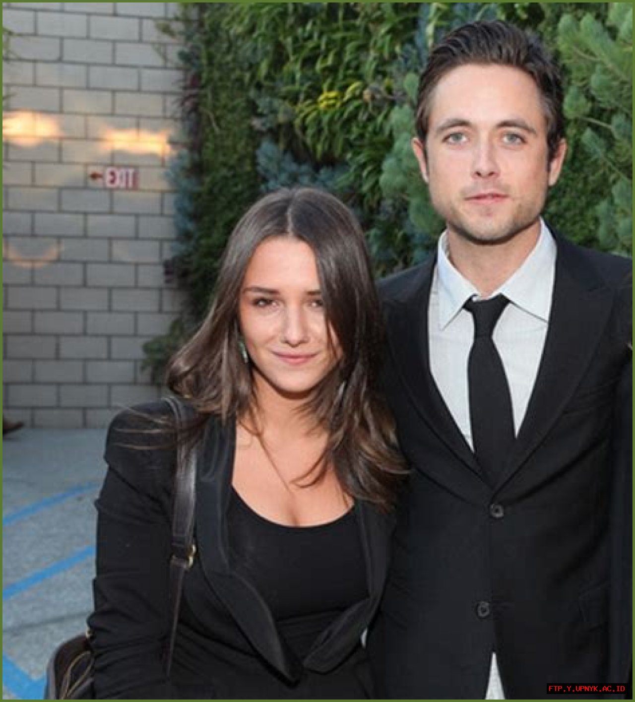 Is Justin Chatwin Married? The Truth Revealed