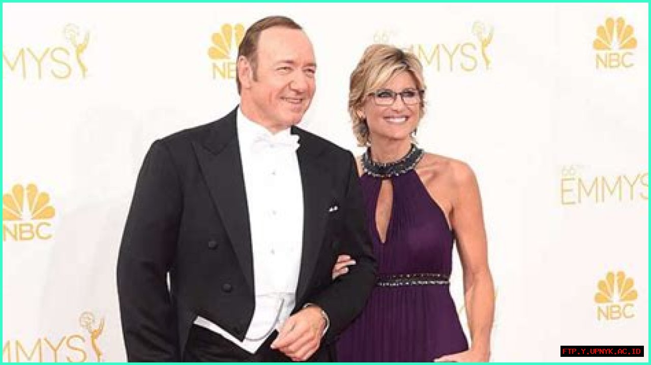 Is Kevin Spacey In A Relationship Status Update?