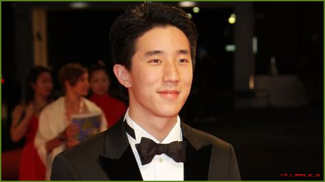 Jackie Chan's Family: Unveiling The Personal Lives Of A Martial Arts Legend