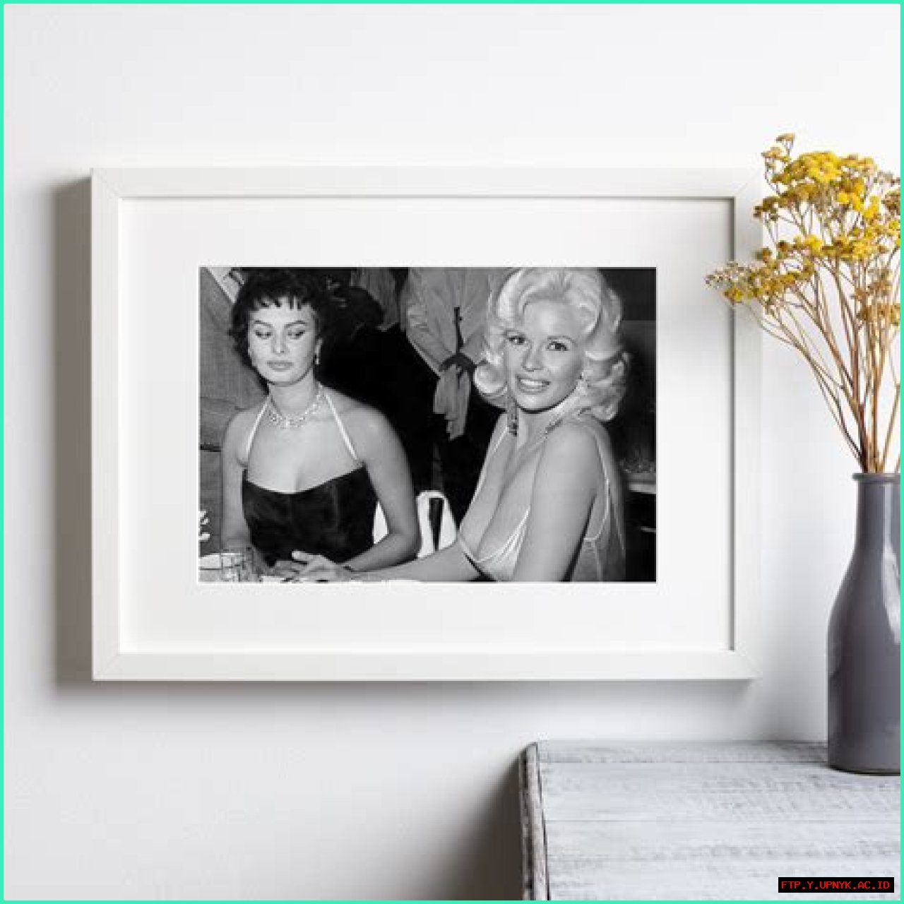 Jayne Mansfield And Sophia Loren: An Iconic Poster
