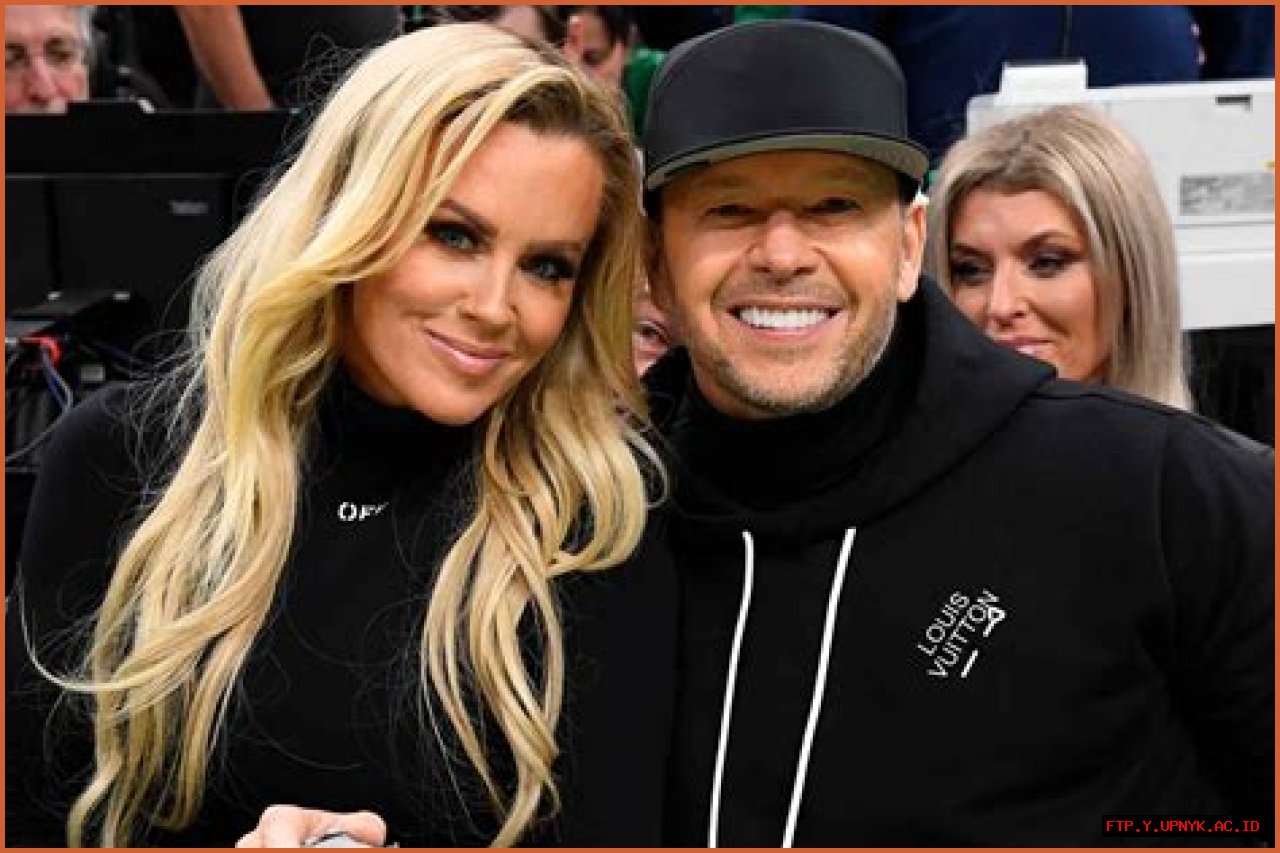 Jenny McCarthy And Donnie Wahlberg: Relationship Status Update