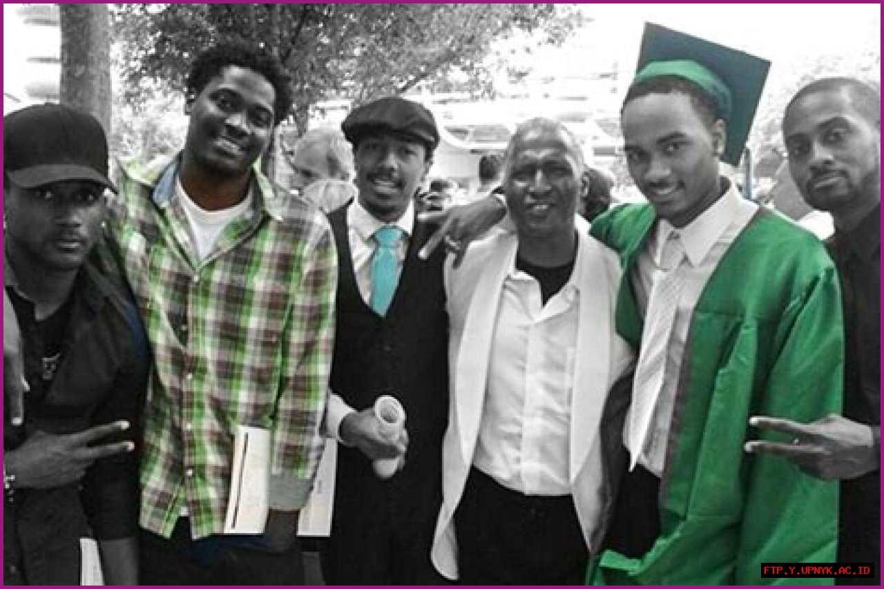 Meet Nick Cannon's Extended Sibling Network