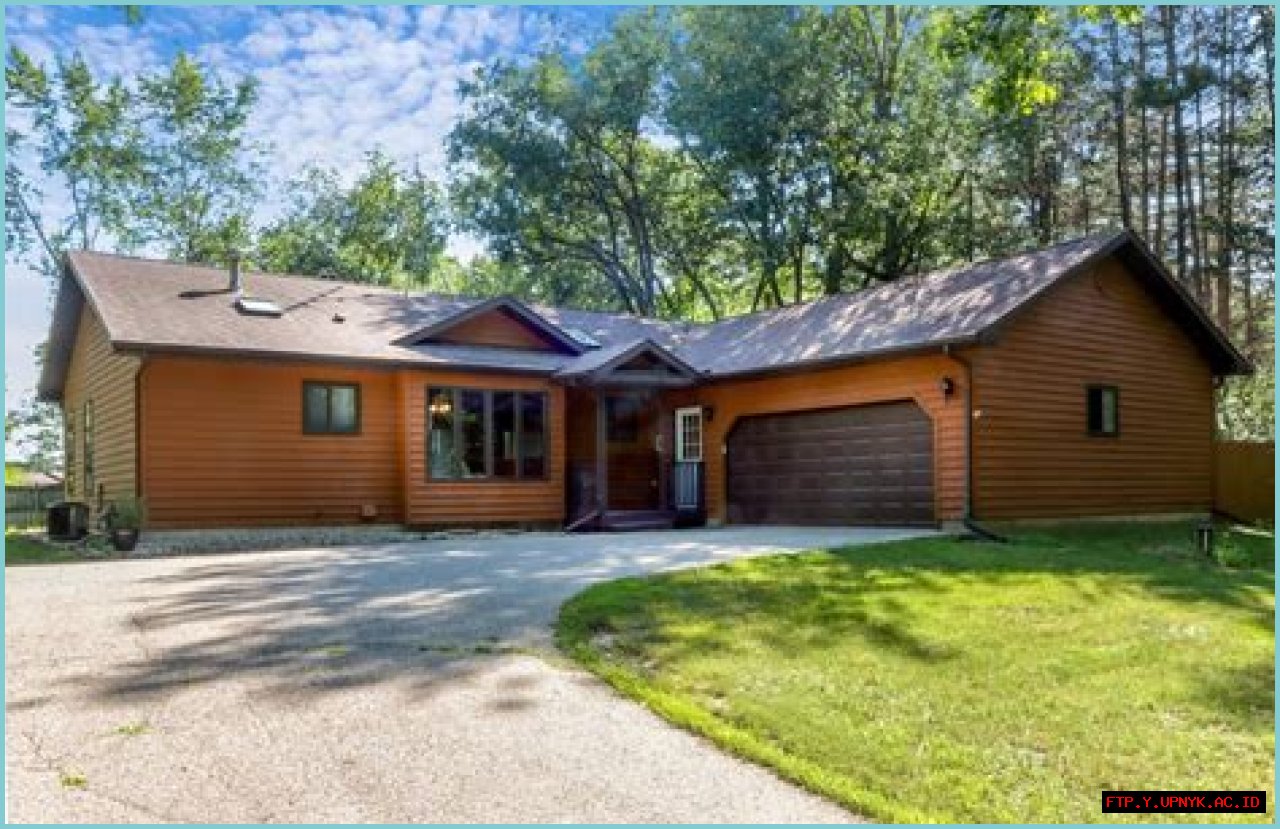 Meet Randi Wulf, A Real Estate Expert In Elkhorn, WI