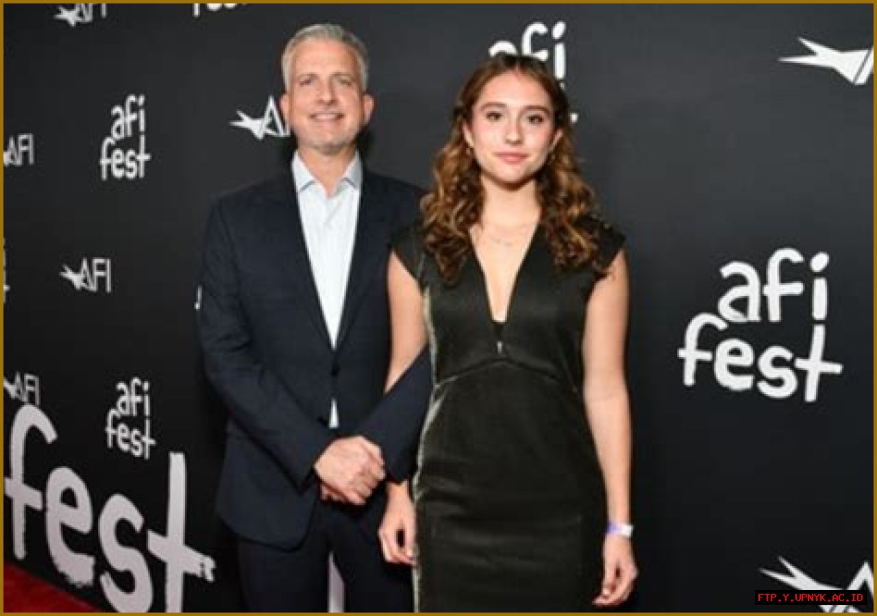 Meet The Inspiring Wife Of Bill Simmons: A Silent Force Behind His Success