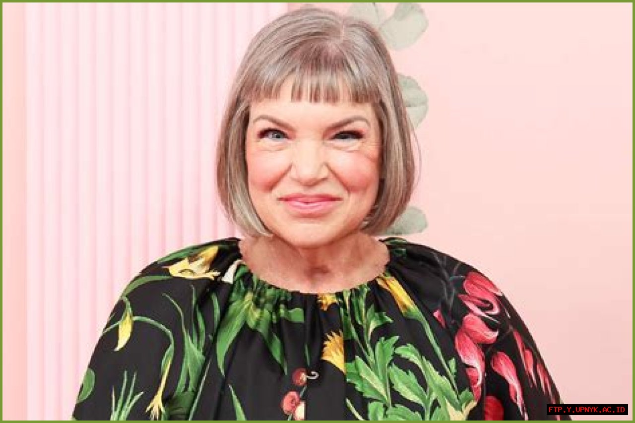 Mindy Cohn: An Unforgettable On-Screen Presence