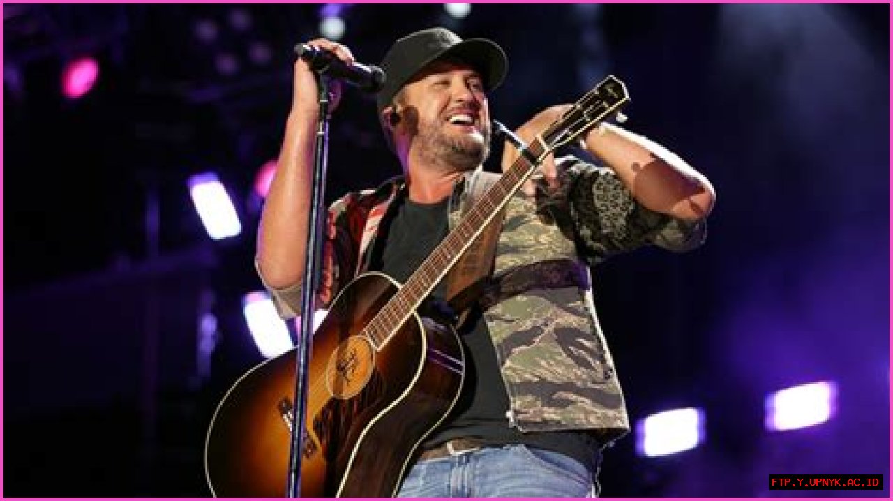 Popular Country Star Luke Bryan Embraces Body Positivity Despite 'Fat' Rumors