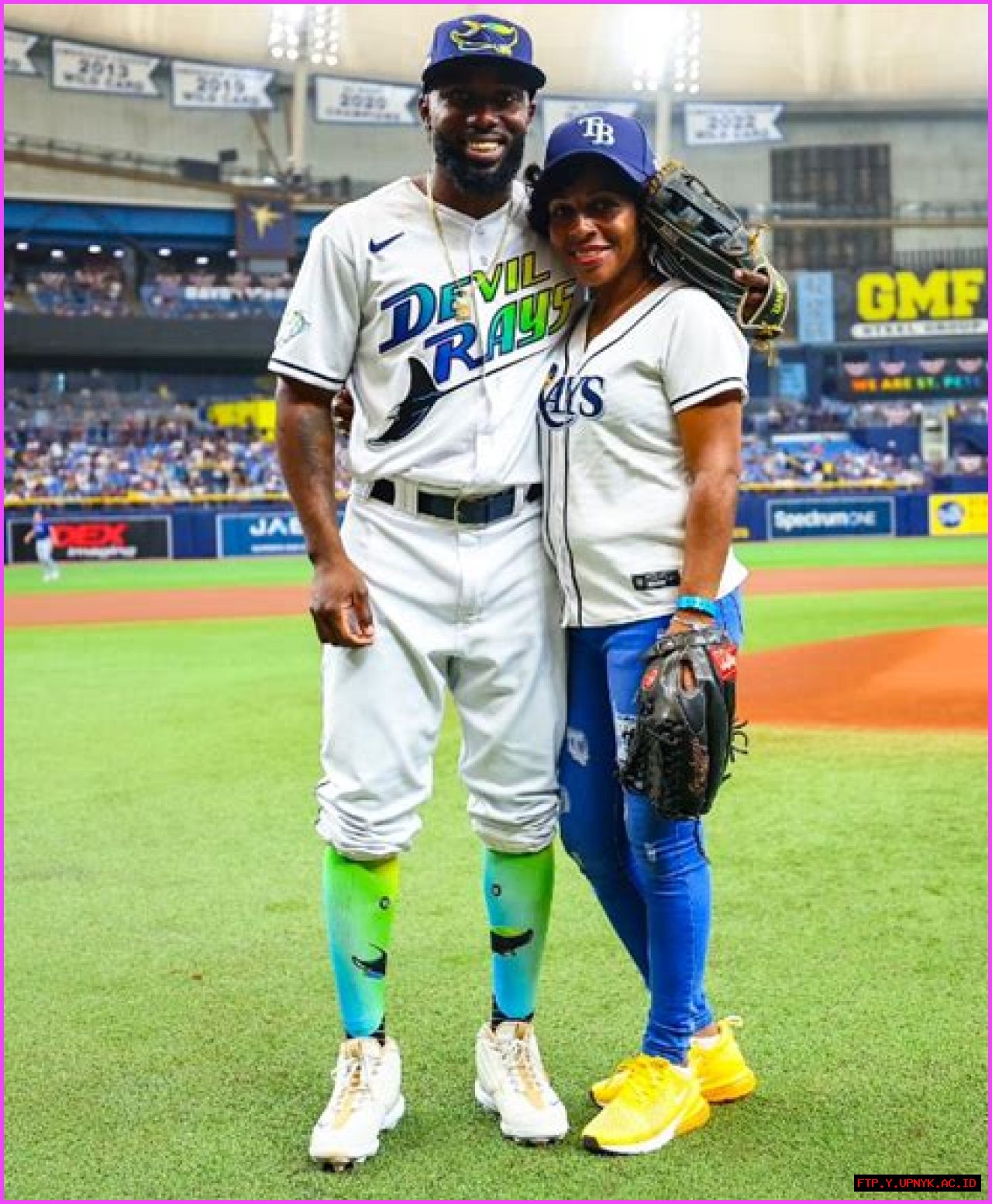 Randy Arozarena's Proud Parents: Sandra Gonzlez And His Heritage