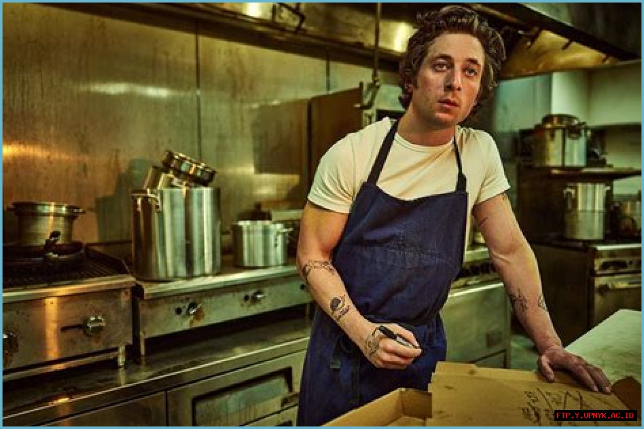 Reveal The Height Of Jeremy Allen White In Feet