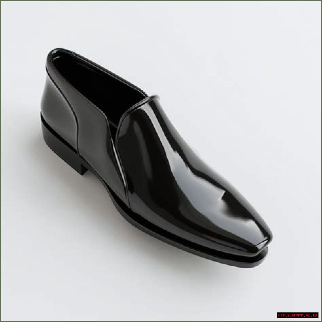 Sophisticated Footwear For A Memorable Graduation: Men's Shoes That Will Elevate Your Style