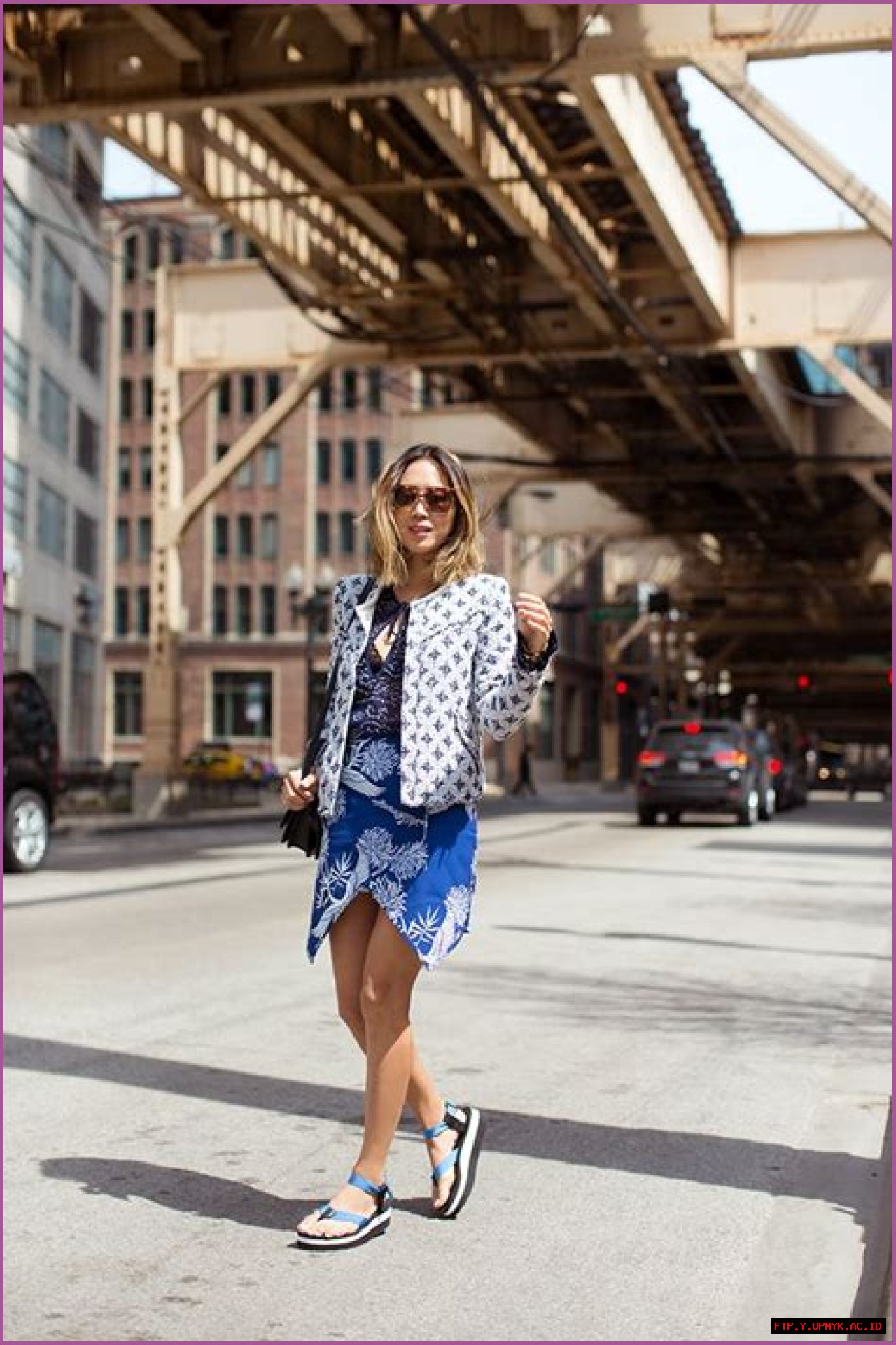 Style Up Your Summer Wardrobe: Stylish Teva Flatform Outfits For Every Occasion