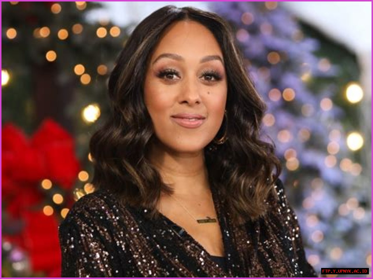 TAVIOR MOWRY: Get The Ultimate Fan Guide