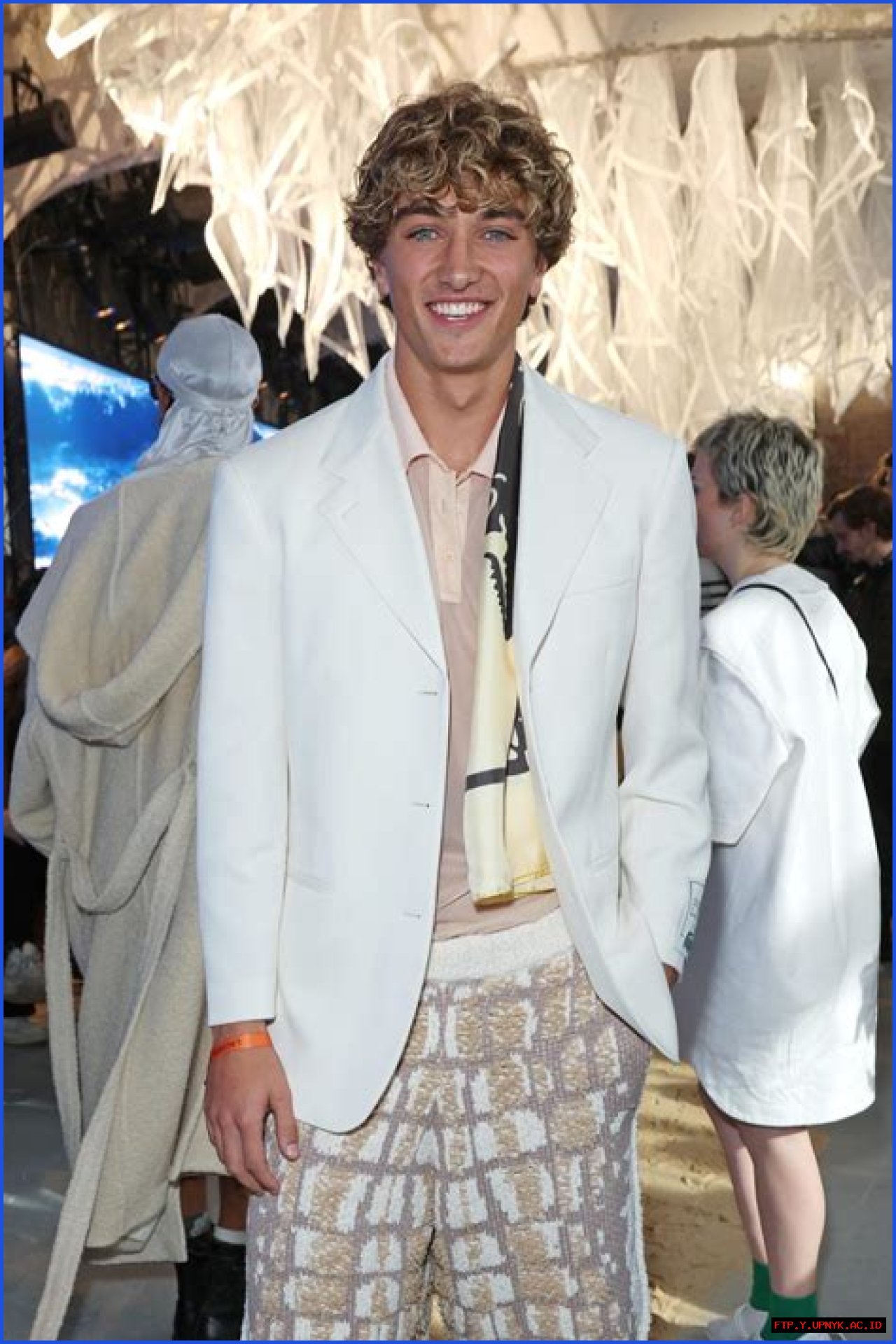 Taylor Louderman: A Rising Star In The Entertainment Industry