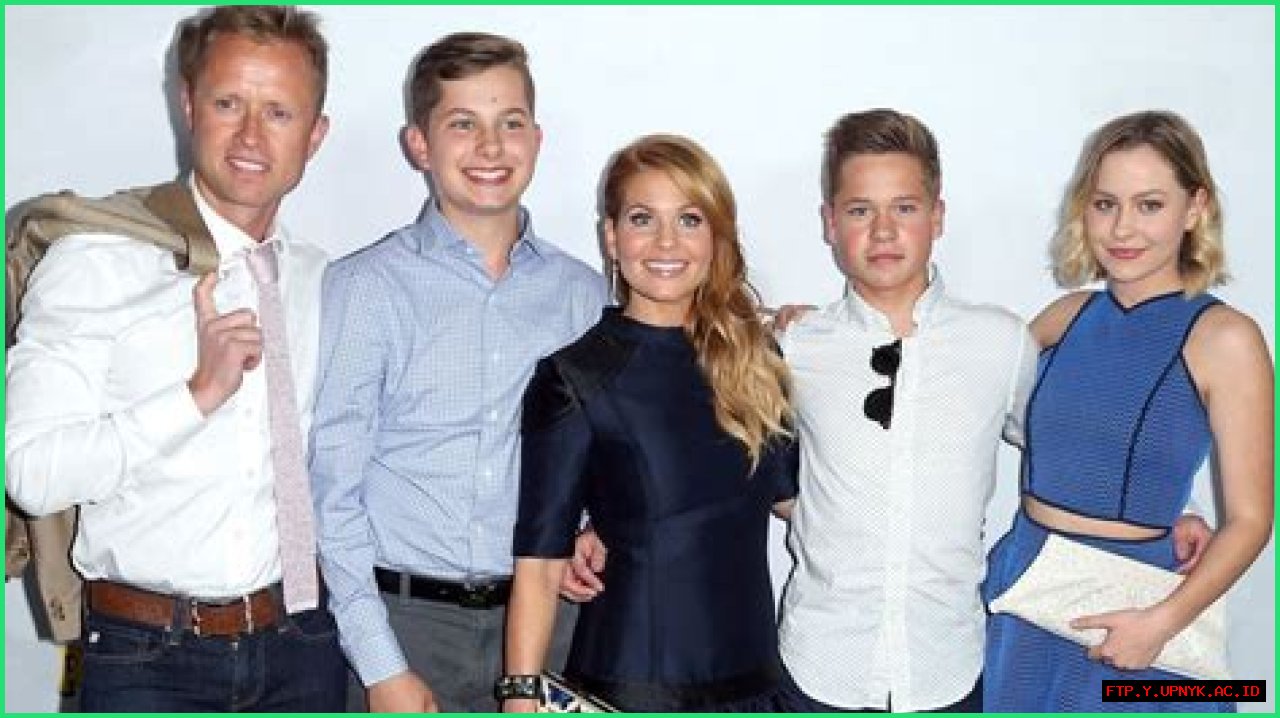 The Comprehensive Guide To Dove Cameron's Siblings: Meet The Family