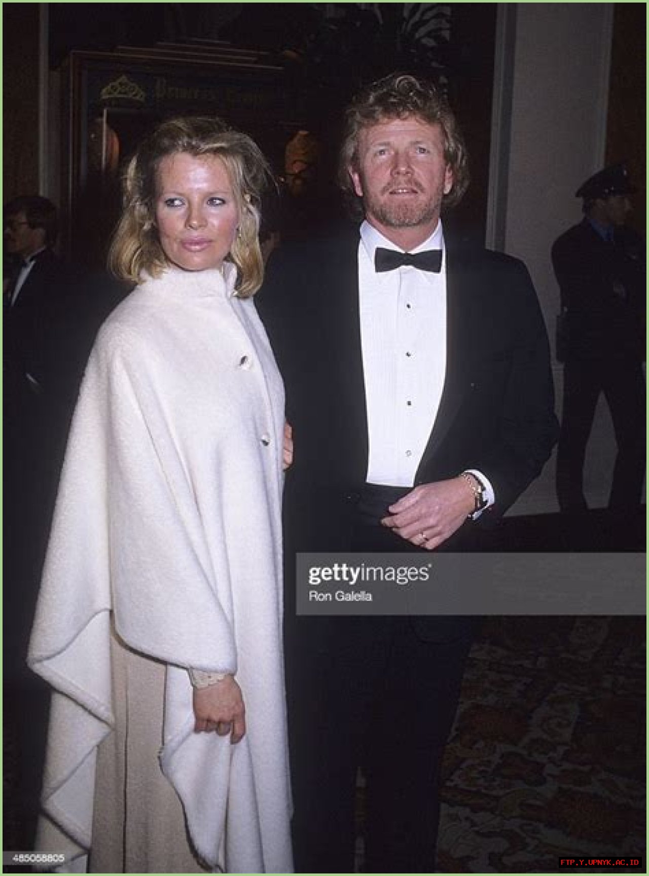 The Definitive Guide To Kim Basinger And Ron Snyder's Relationship