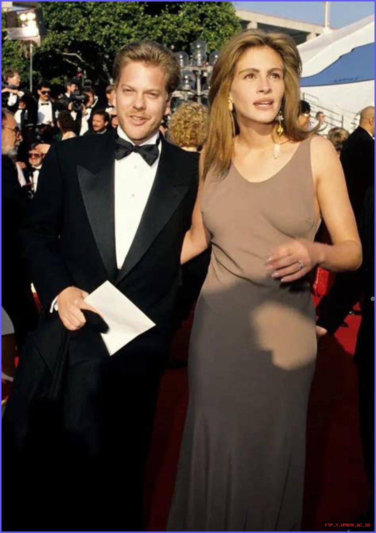 The Intriguing History Of Kiefer Sutherland And Julia Roberts' Relationship