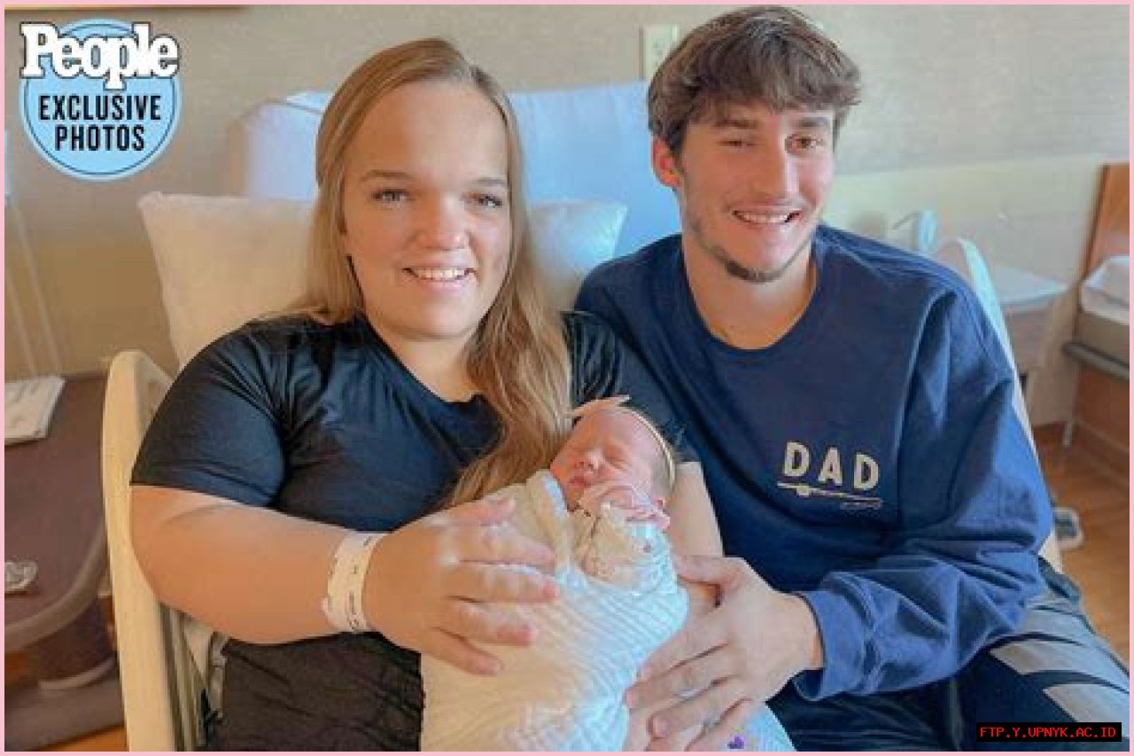 The Little Johnstons: Welcoming A New Baby With Dwarfism